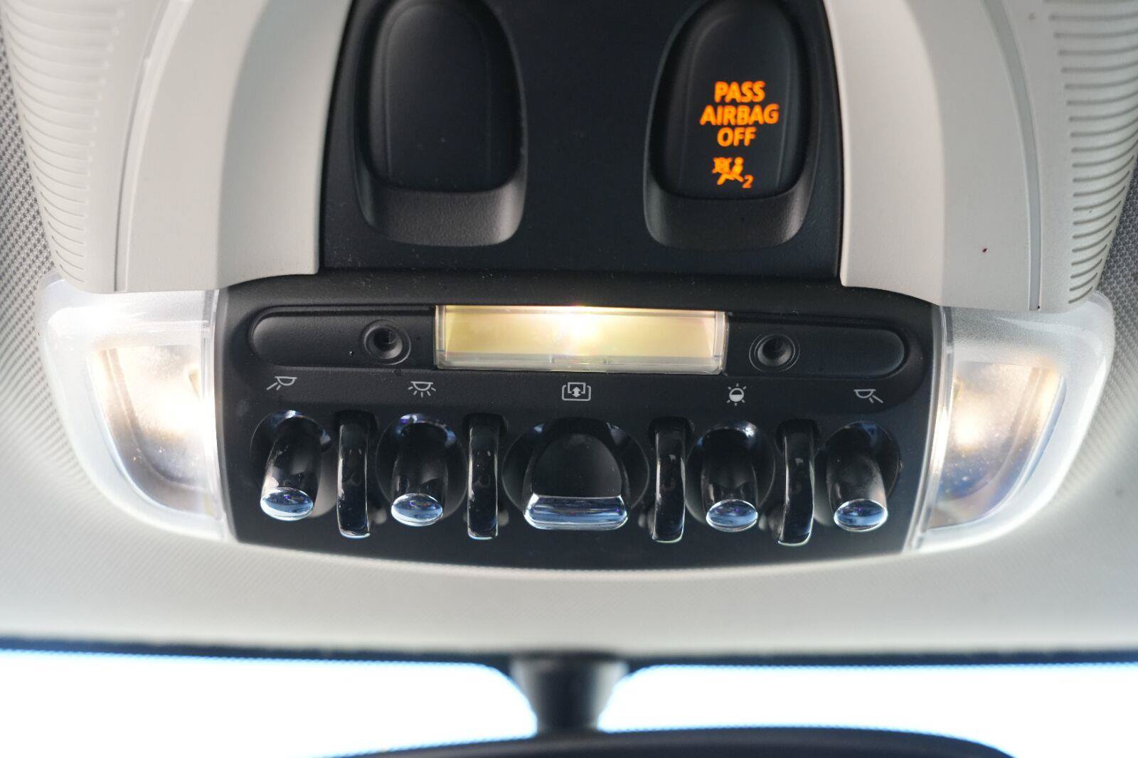 Used 2017 MINI Cooper 2-Door Hardtop FWD image 16