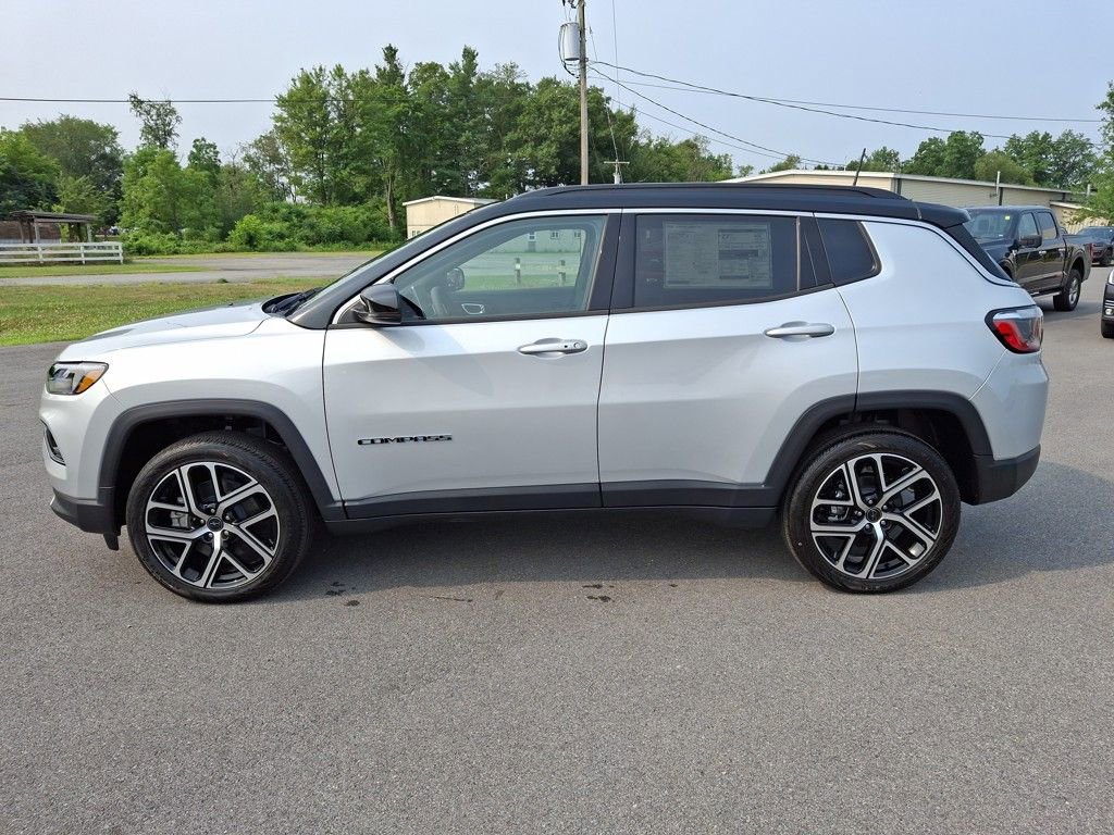 New 2025 Jeep Compass Limited w/ Sun & Sound Group image 4