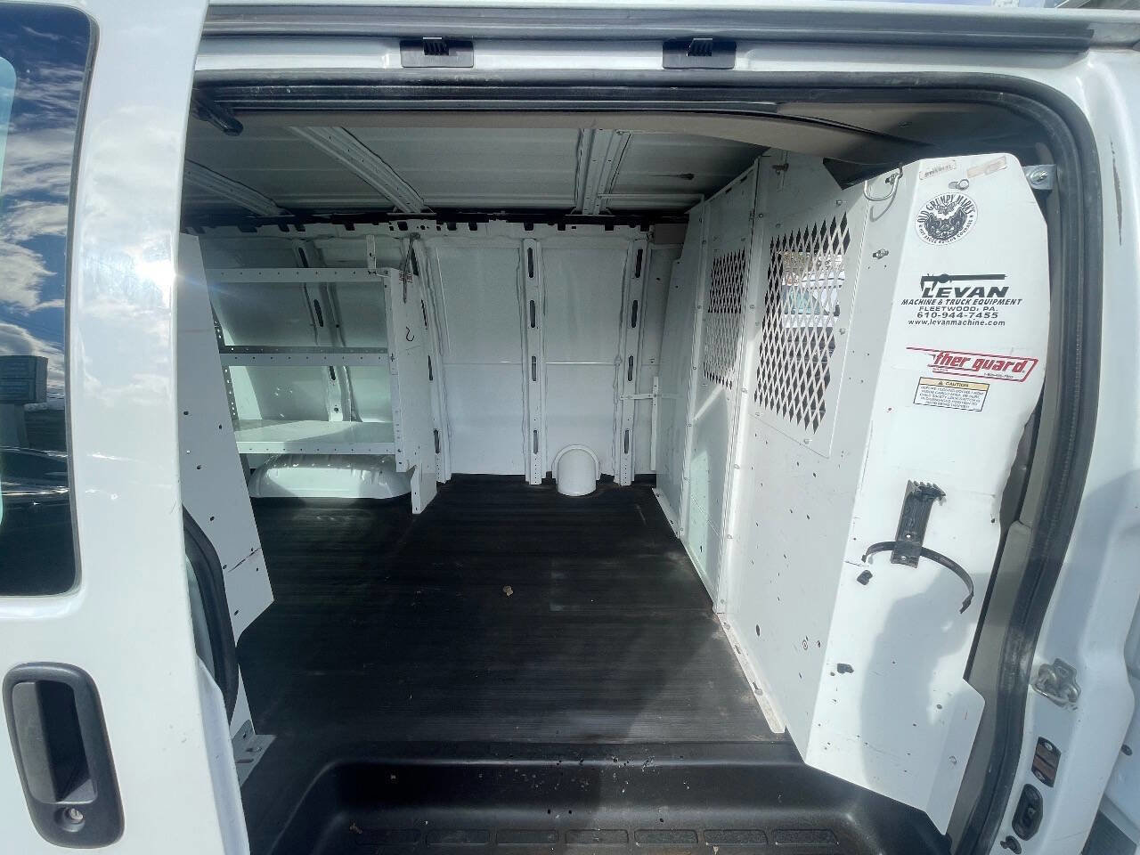Used 2014 GMC Savana 1500 AWD image 28