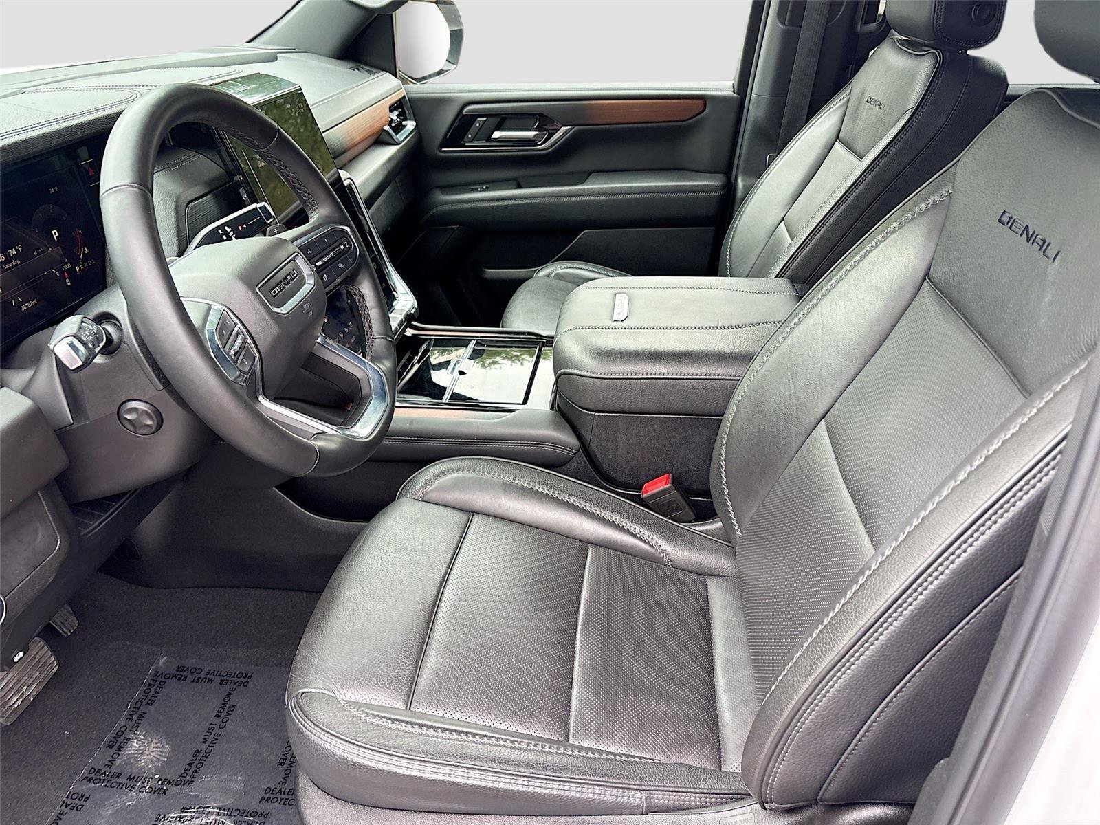Used 2025 GMC Yukon XL Denali RWD image 22