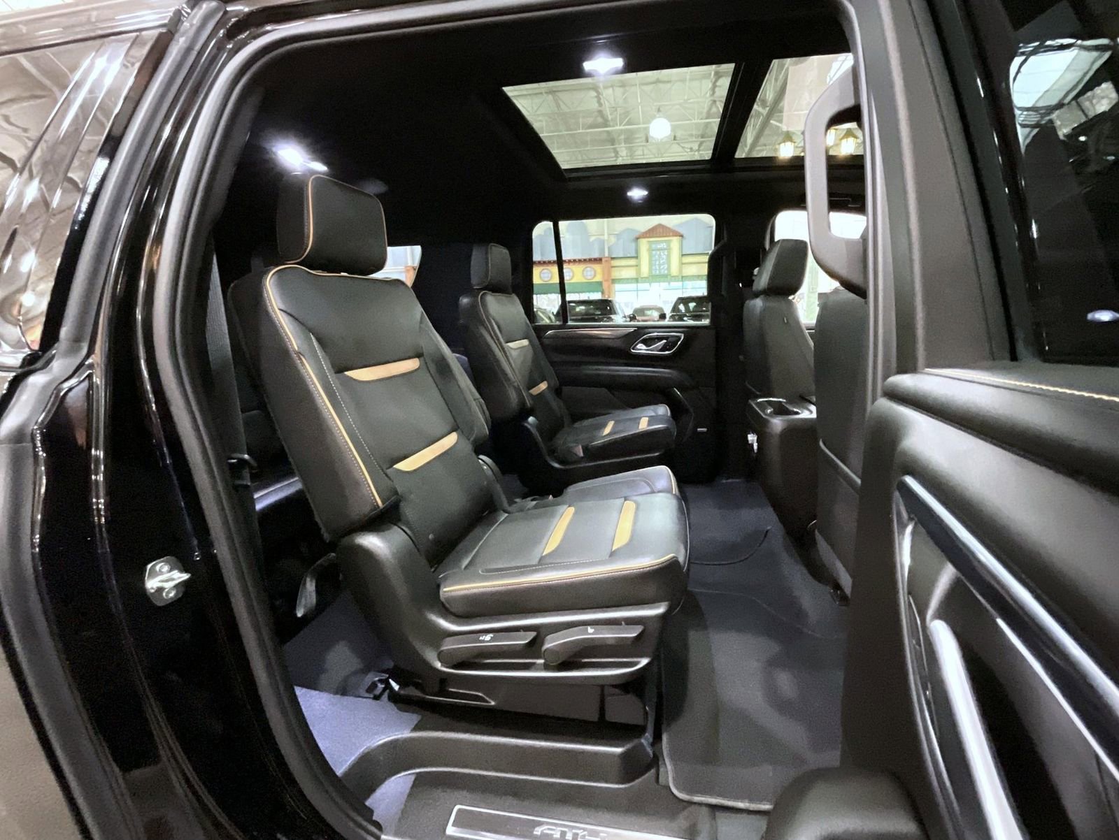 Certified 2023 GMC Yukon XL AT4 w/ AT4 Premium Package image 18