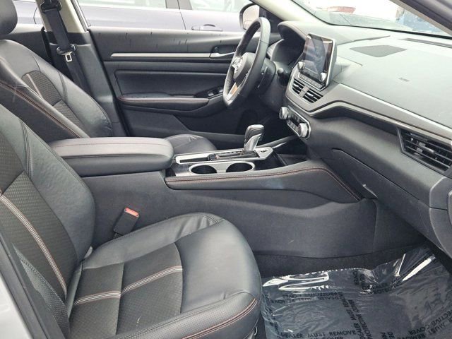 Used 2025 Nissan Altima 2.5 SR image 31