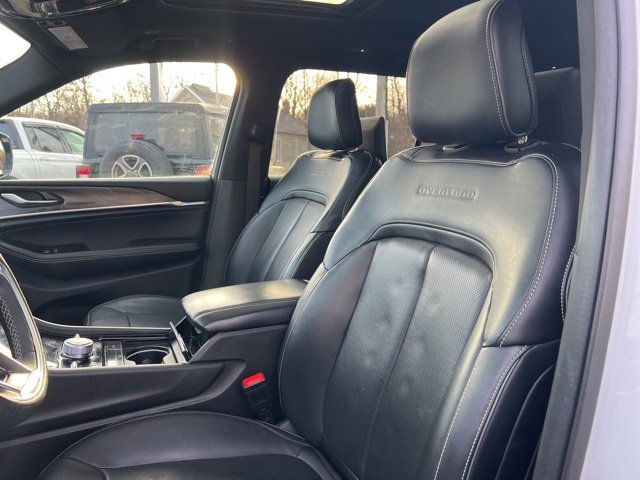 Used 2023 Jeep Grand Cherokee L Overland w/ Rear Seat Video Group I image 3
