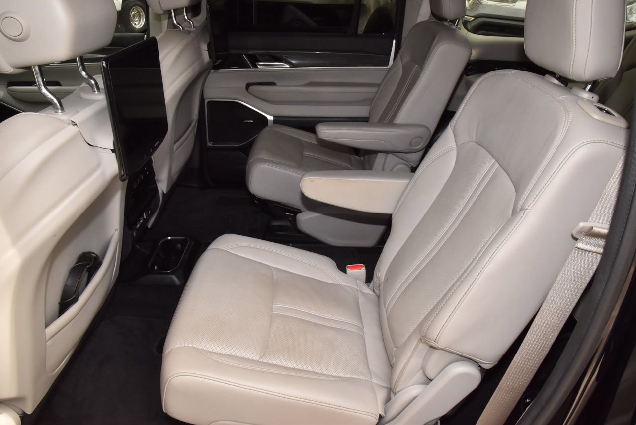 Used 2022 Jeep Wagoneer Series III w/ Rear Seat Video Group 1 image 14