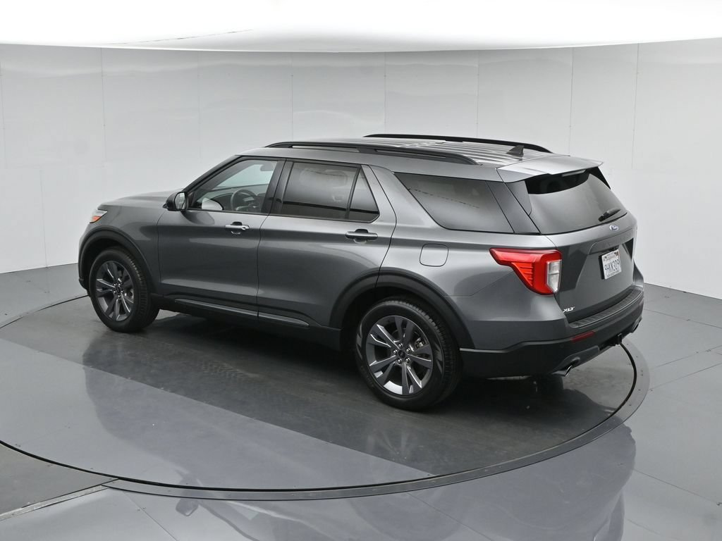 Used 2023 Ford Explorer XLT w/ Equipment Group 202A RWD image 45