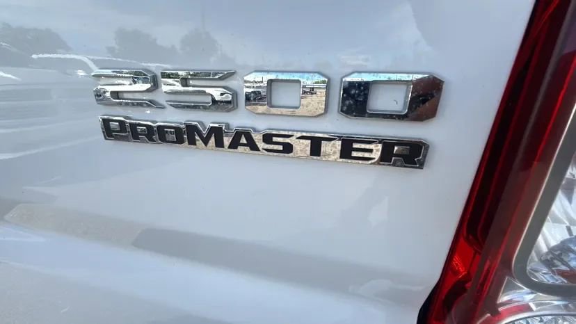 Used 2025 RAM ProMaster 2500 w/ Convenience Group image 19