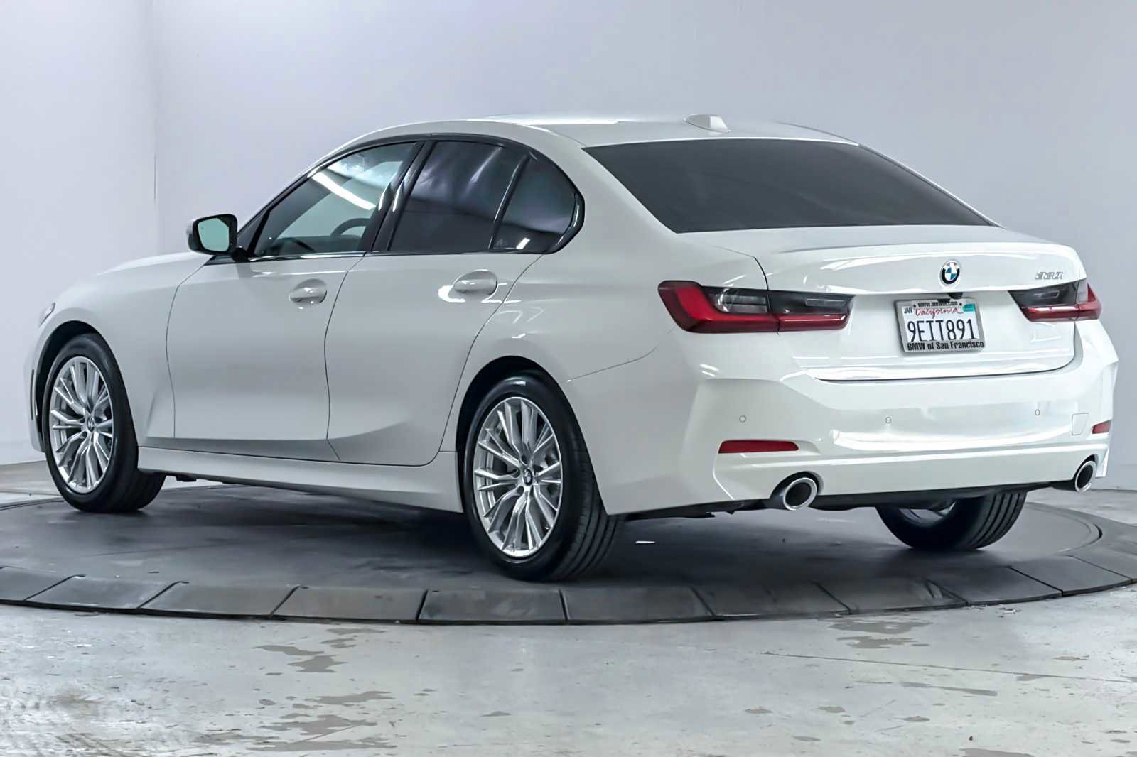 Used 2023 BMW 330i Sedan w/ Premium Package image 6