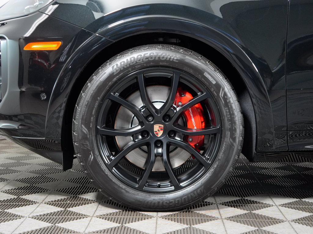 New 2026 Porsche Cayenne GTS AWD/4WD image 13