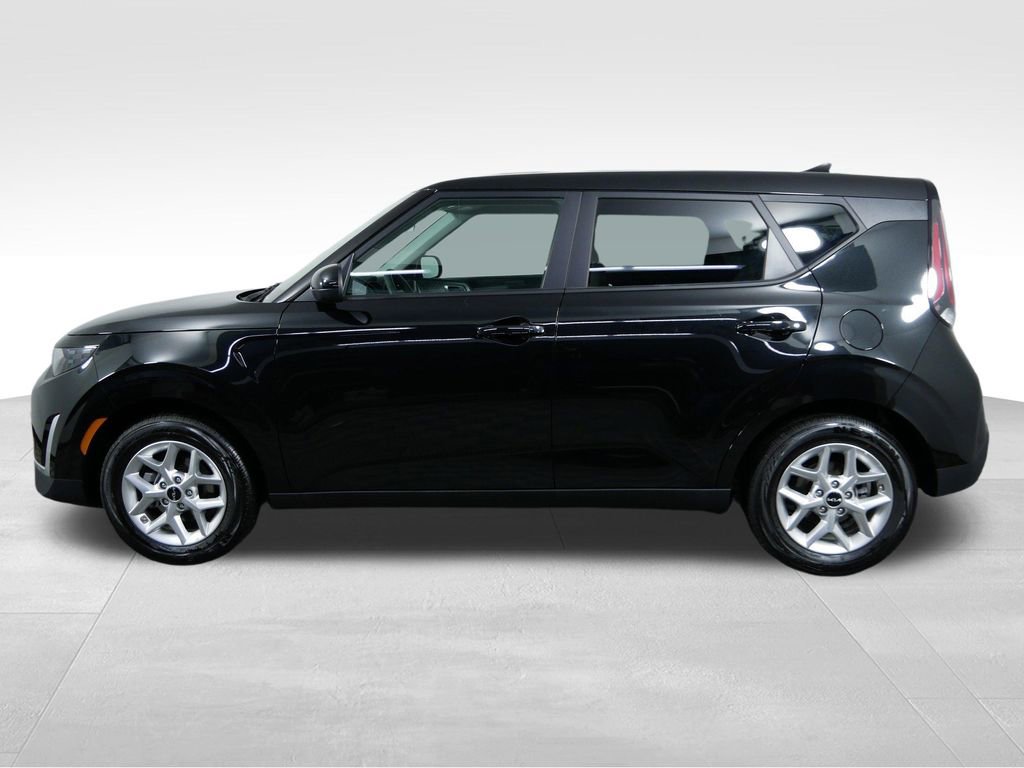 Used 2025 Kia Soul LX image 6