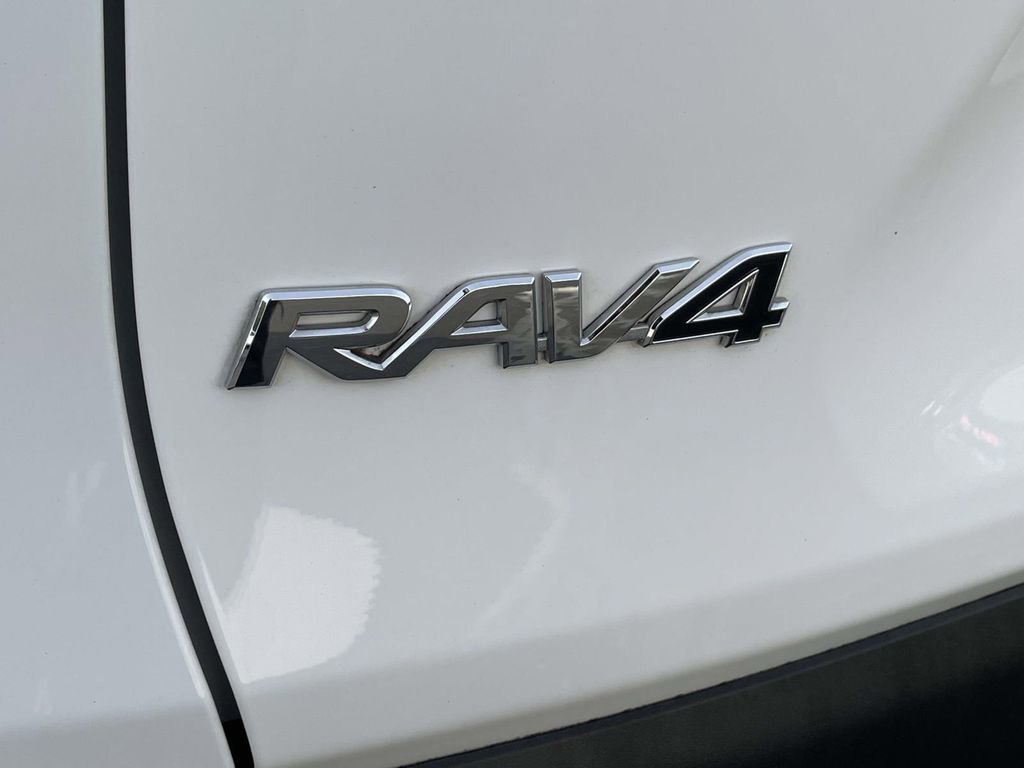 Used 2023 Toyota RAV4 XLE image 11