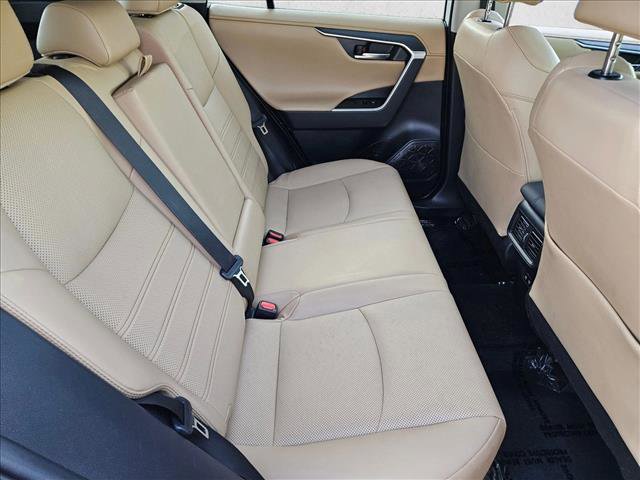 Used 2020 Toyota RAV4 Limited image 18
