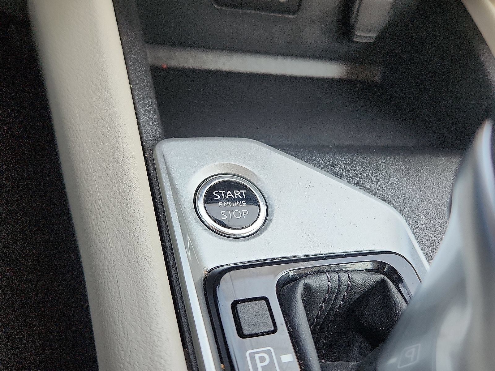 Used 2025 Nissan Altima 2.5 SV FWD image 13