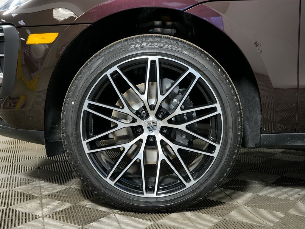 New 2026 Porsche Macan image 40