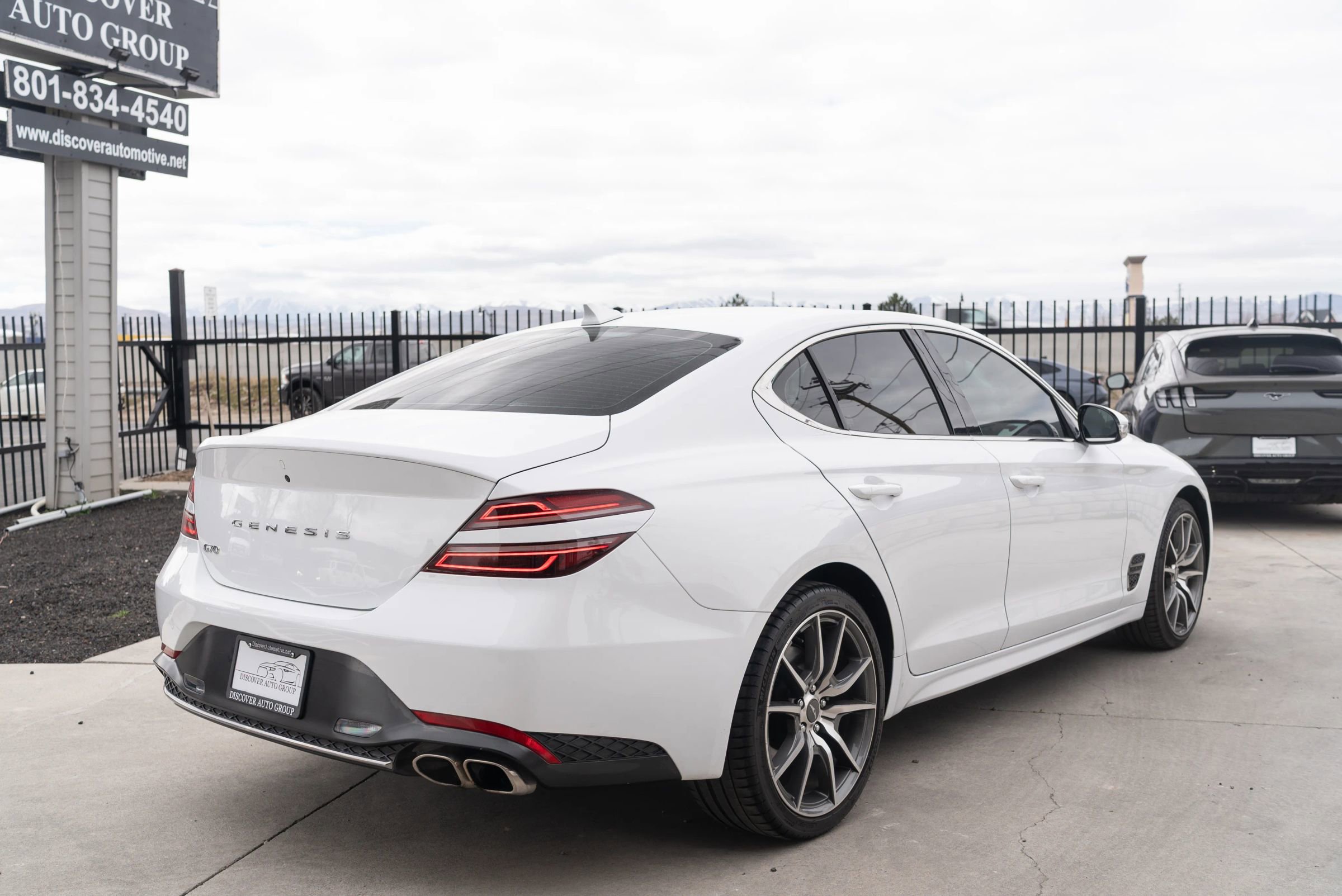 Used 2023 Genesis G70 2.0T image 11