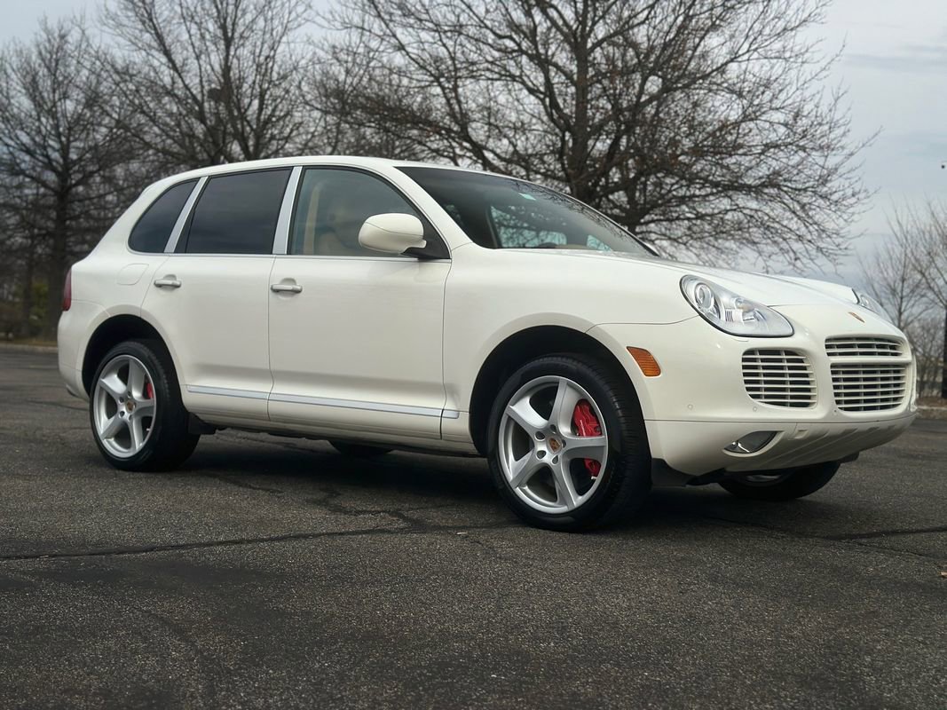 Used 2006 Porsche Cayenne Turbo S image 2