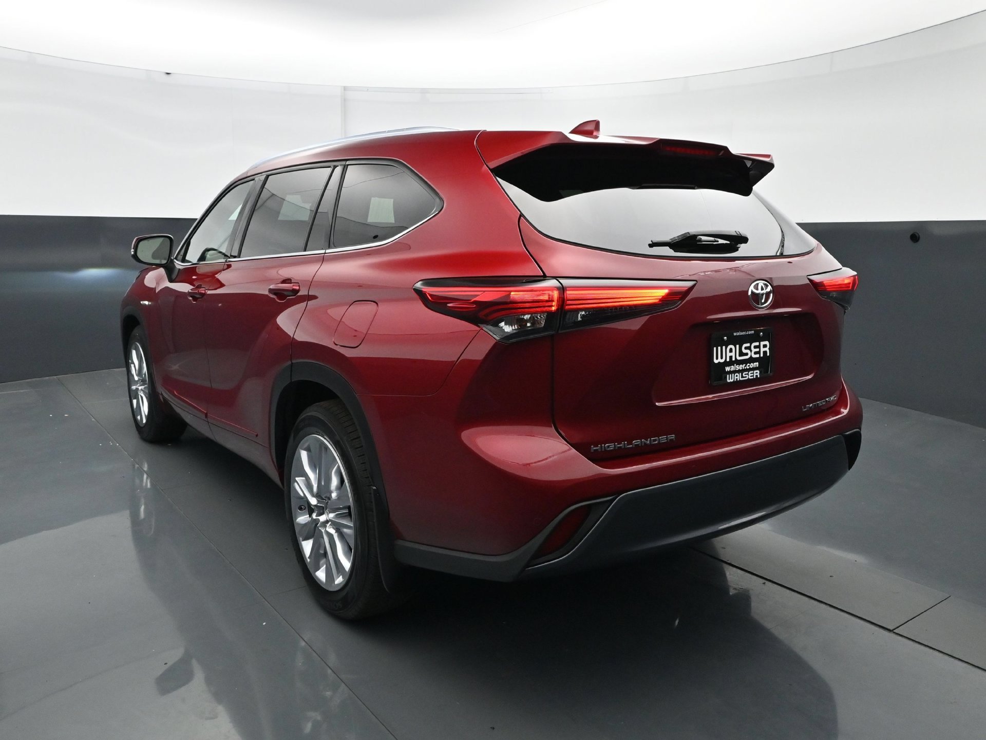 Used 2021 Toyota Highlander Limited AWD/4WD image 5
