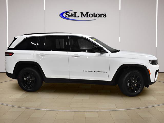 New 2026 Jeep Grand Cherokee Altitude AWD/4WD image 7