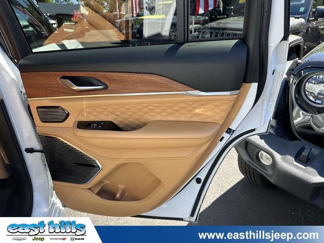 Certified 2024 Jeep Grand Cherokee Summit AWD/4WD image 21