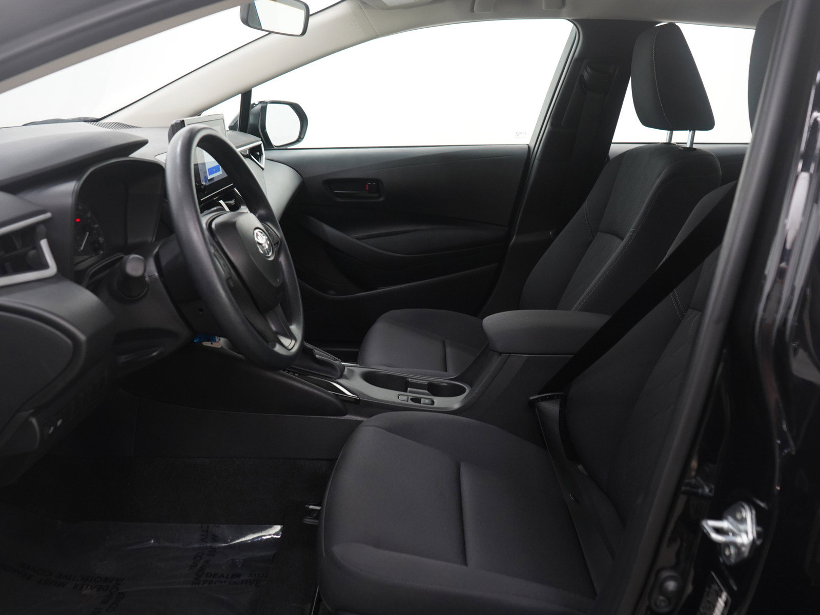 Used 2025 Toyota Corolla LE FWD image 16