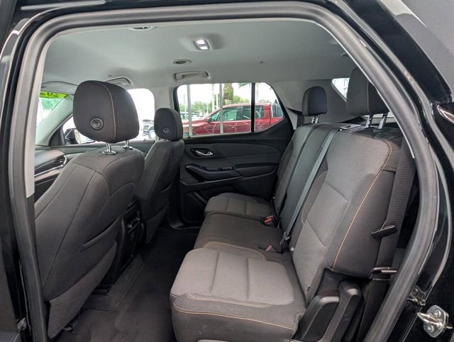 Certified 2020 Chevrolet Traverse LT w/ Driver Confidence II Package image 8