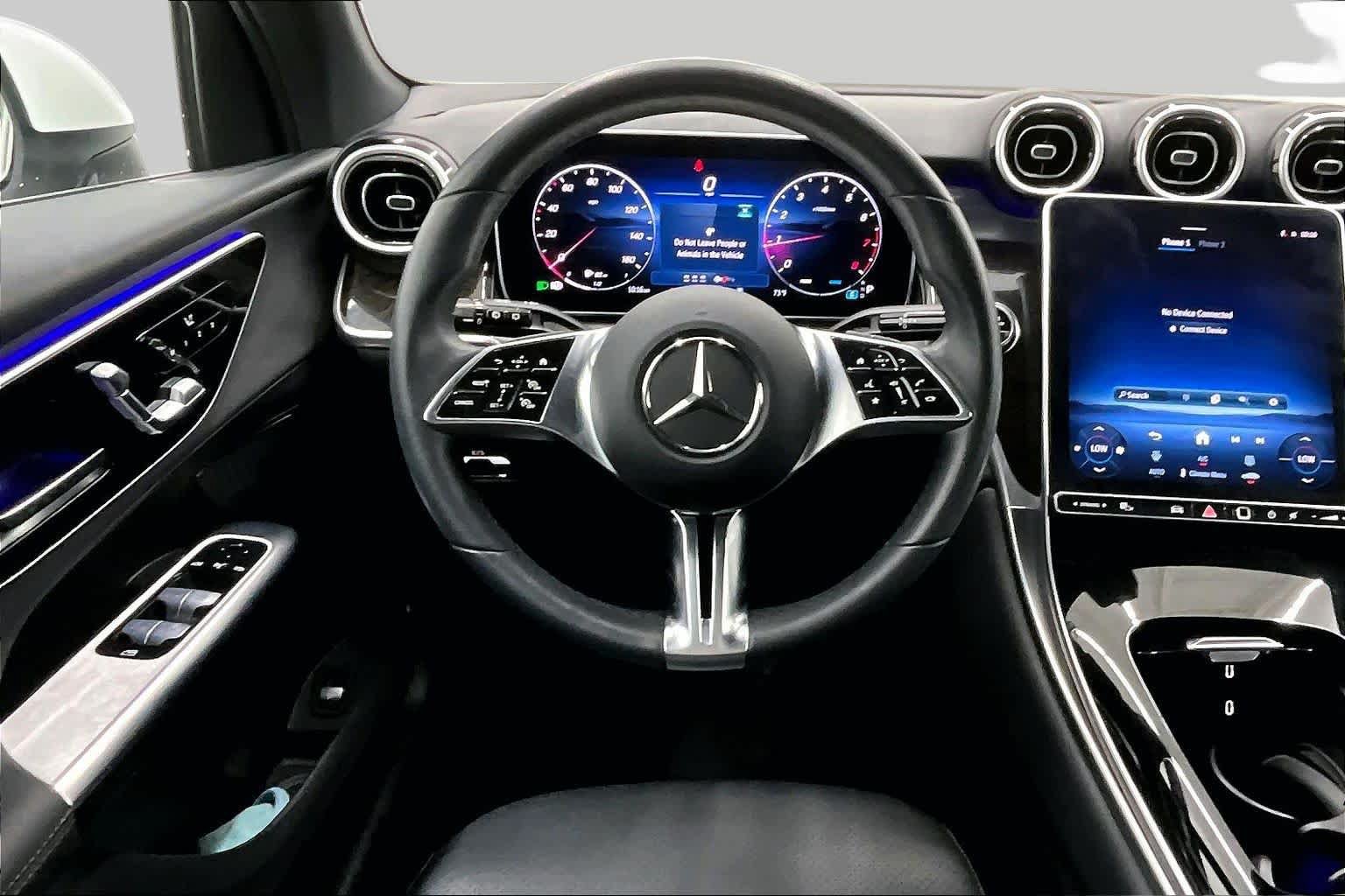 Used 2025 Mercedes-Benz GLC 300 4MATIC image 6