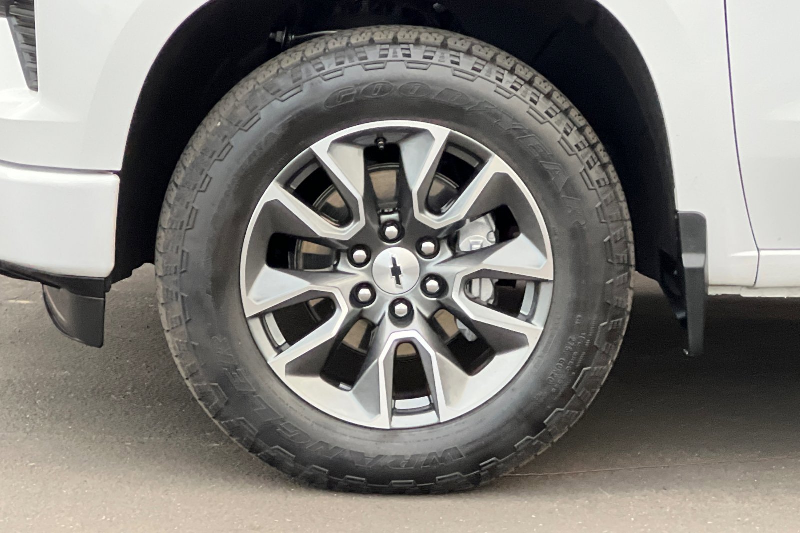 Used 2024 Chevrolet Silverado 1500 RST w/ Z71 Off-Road Package image 26