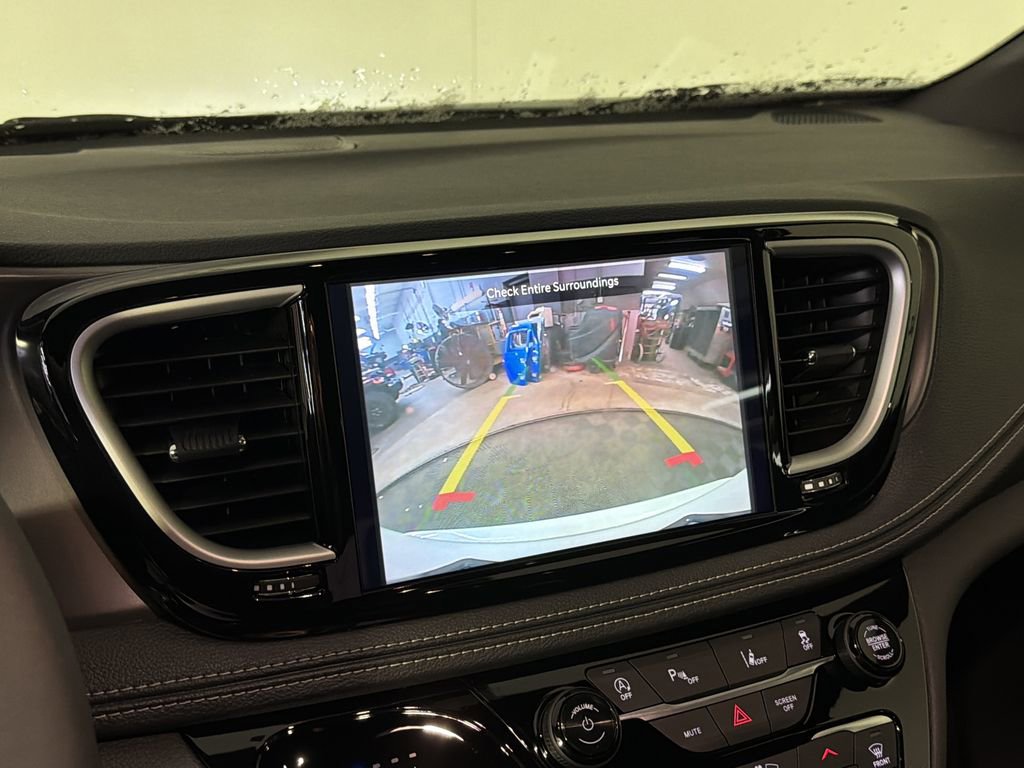 New 2026 Chrysler Pacifica Select FWD image 22