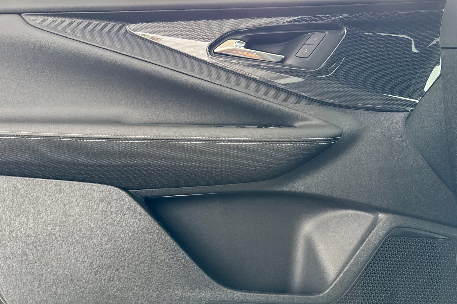 New 2025 Chevrolet Blazer EV LT image 11