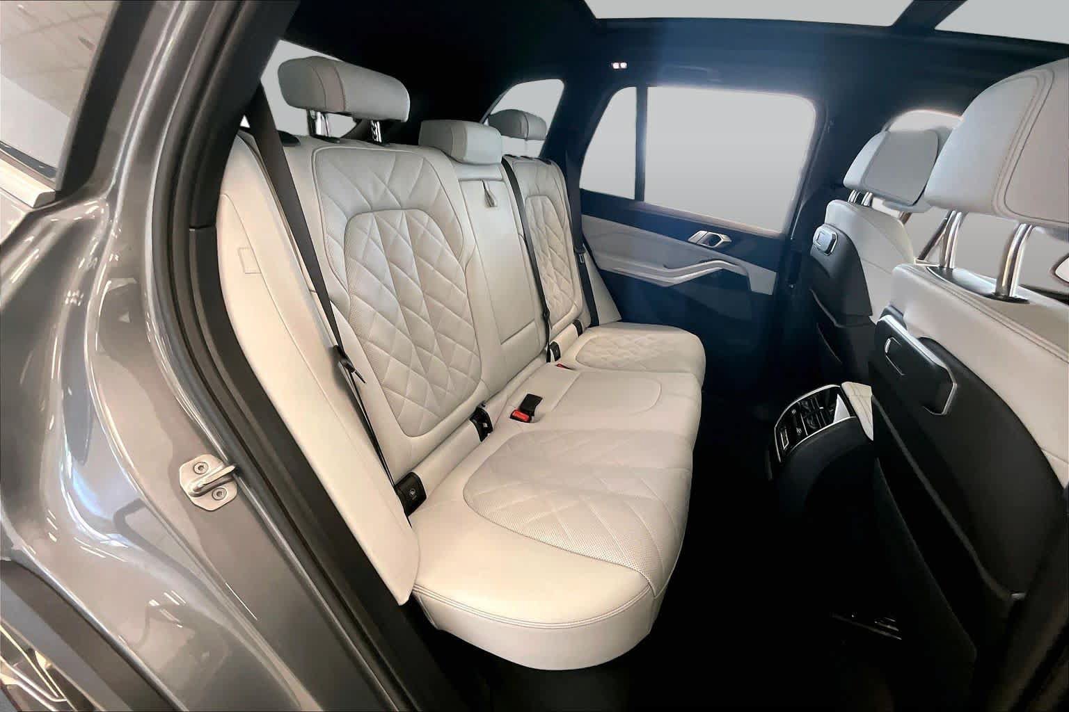 Used 2024 BMW X5 sDrive40i w/ Premium Package RWD image 20