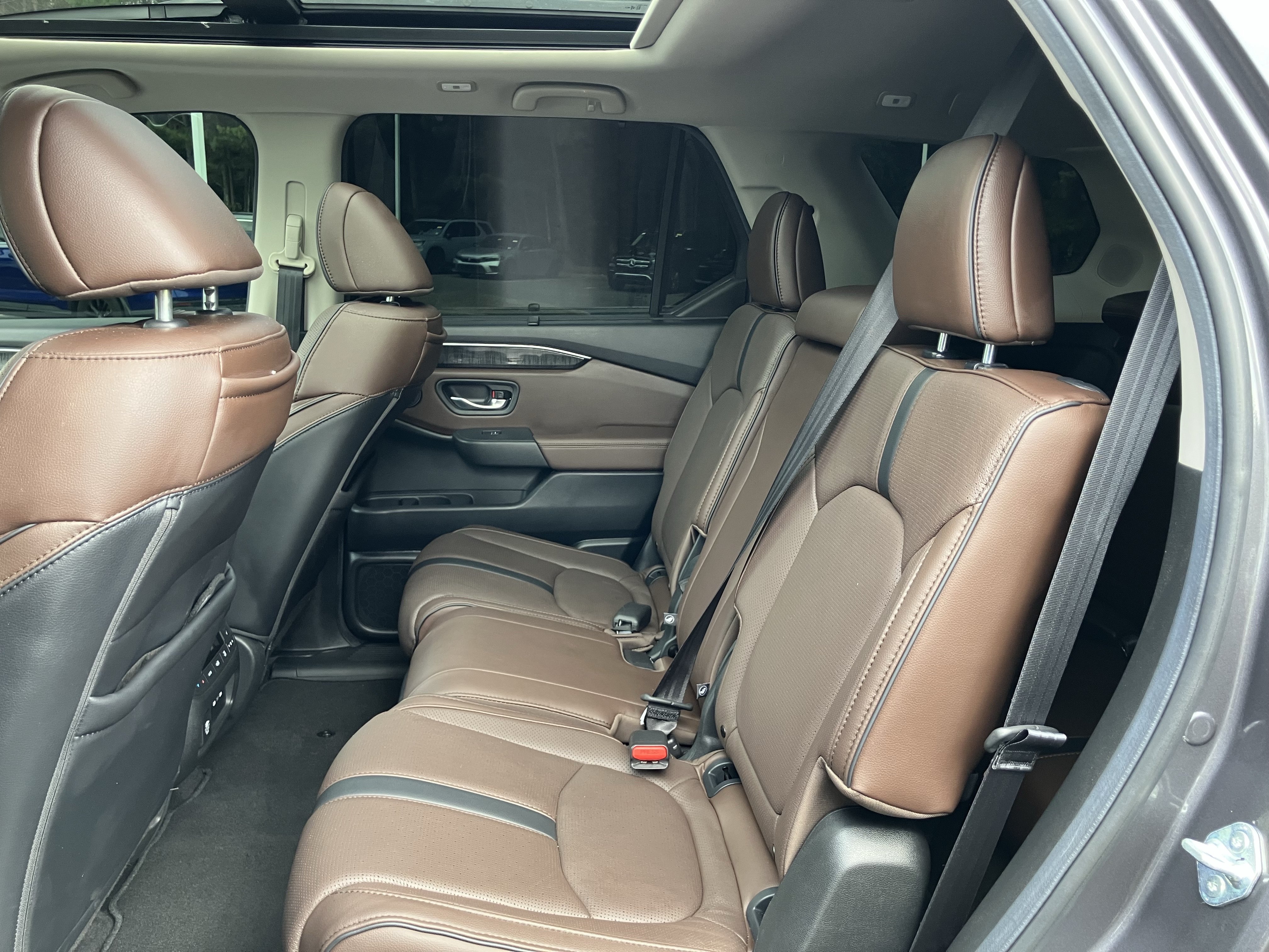 Certified 2025 Honda Pilot Elite image 36