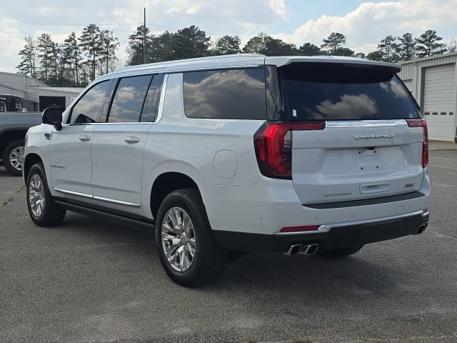 Used 2026 GMC Yukon XL Denali w/ Sun & Power Step Package AWD/4WD image 3
