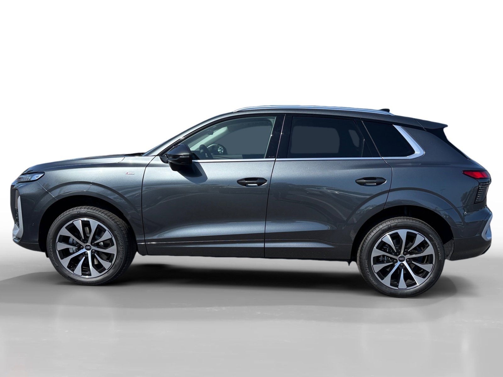 New 2026 Audi Q3 quattro 2.0T image 2