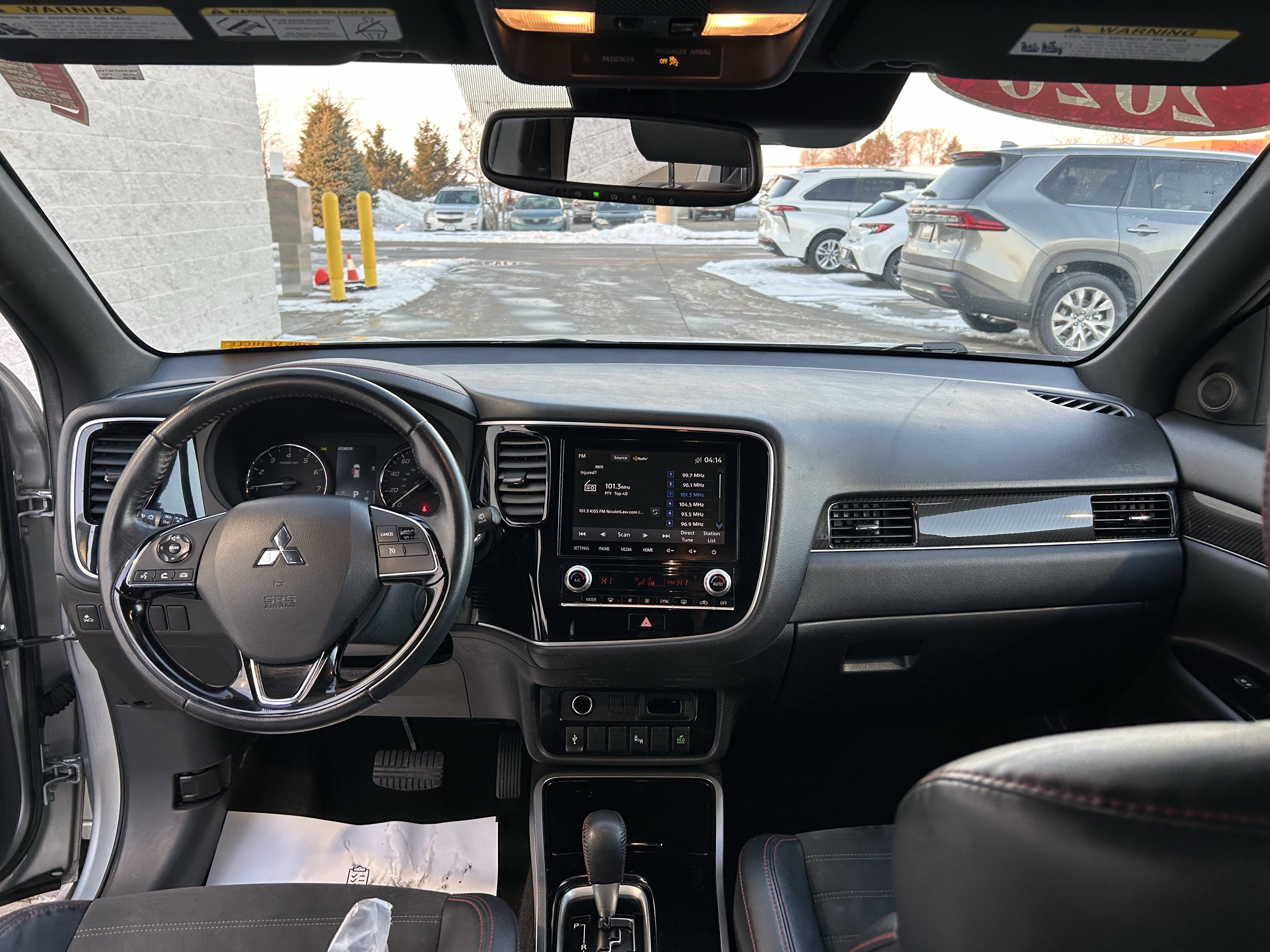 Used 2020 Mitsubishi Outlander LE image 19