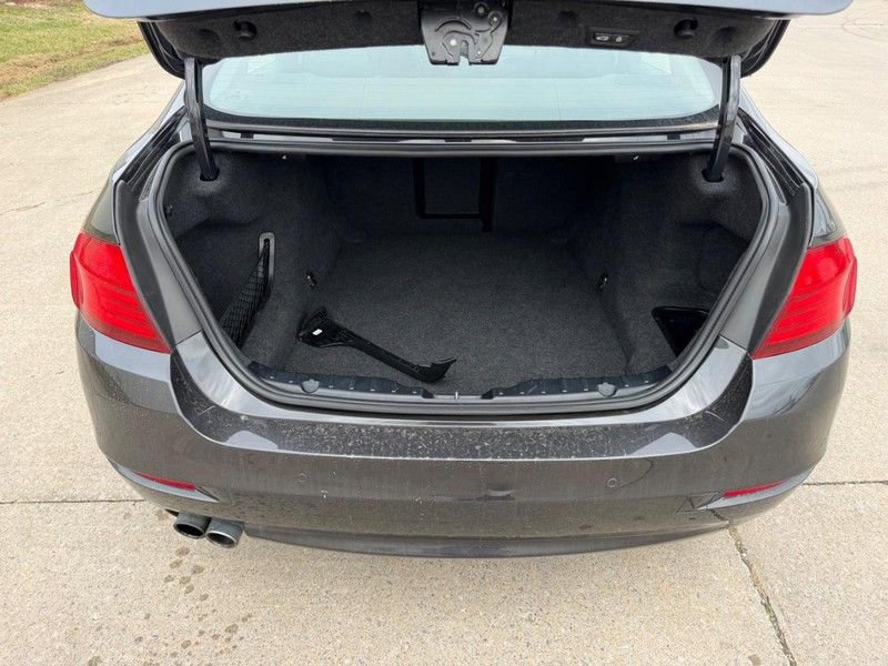 Used 2016 BMW 528i xDrive Sedan w/ Premium Package image 5
