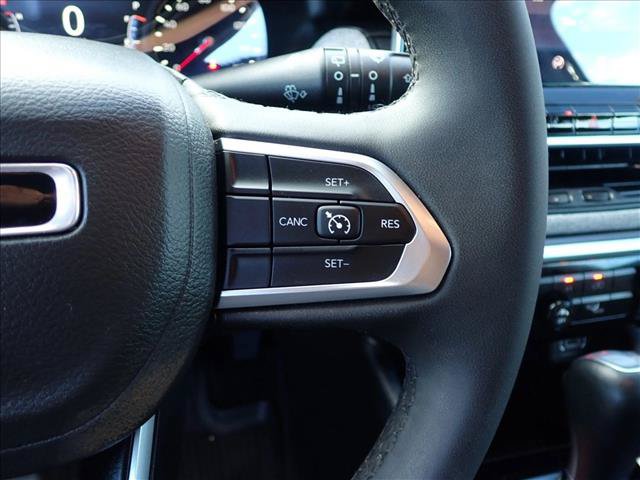 Used 2023 Jeep Compass Latitude AWD/4WD image 13