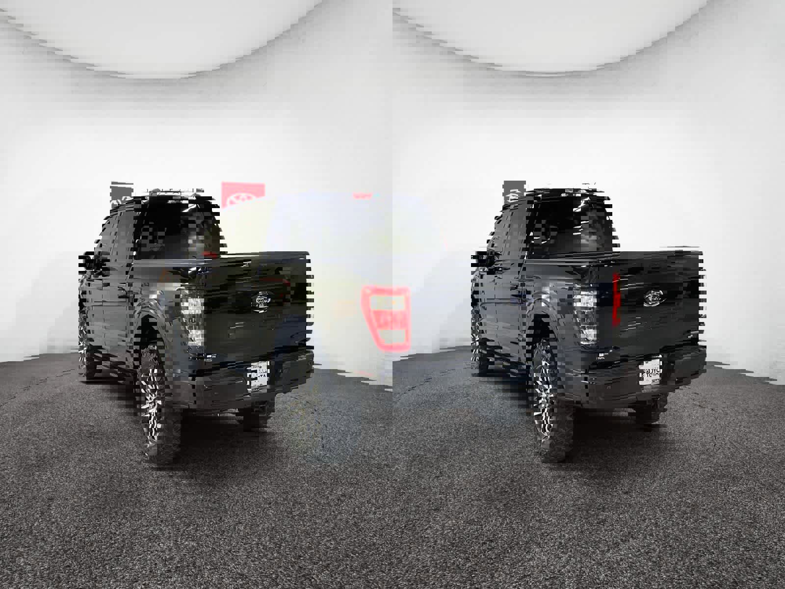 Used 2022 Ford F150 XL w/ STX Appearance Package image 4