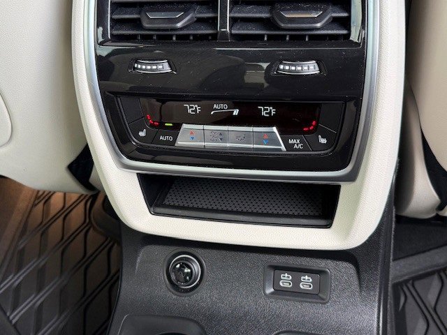 Used 2022 BMW X7 M50i image 20