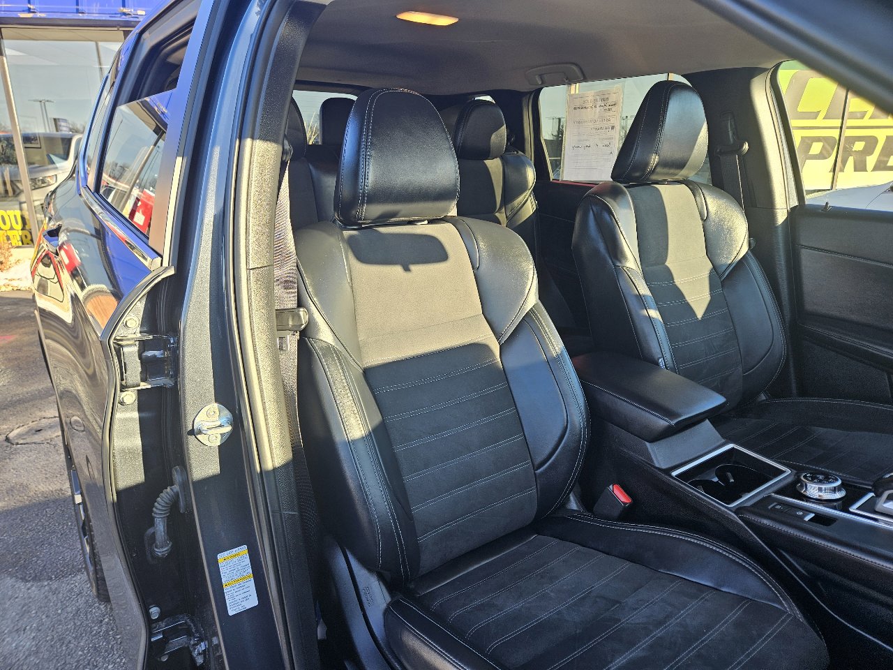 Used 2024 Mitsubishi Outlander AWD image 9