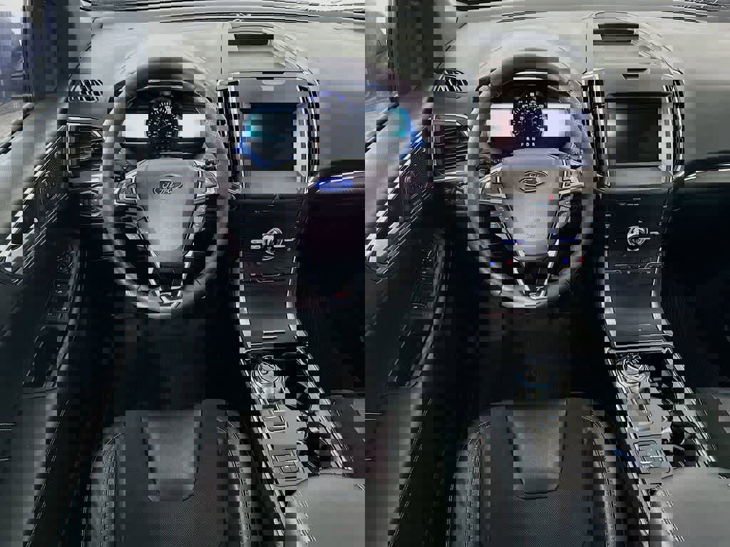 Used 2020 Ford Edge ST w/ Equipment Group 401A image 10