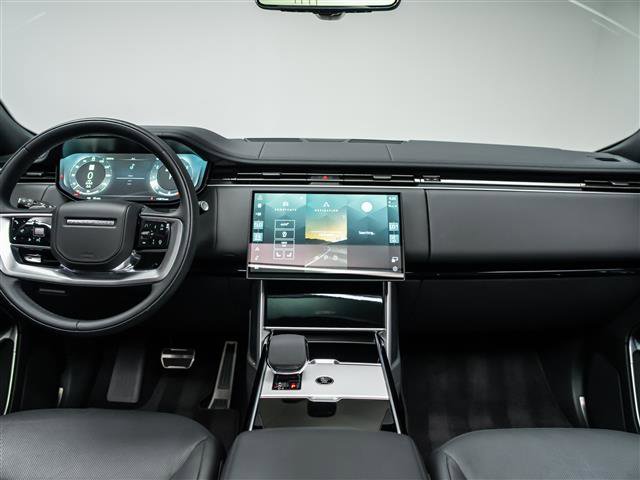 Used 2025 Land Rover Range Rover Long Wheelbase SE image 19