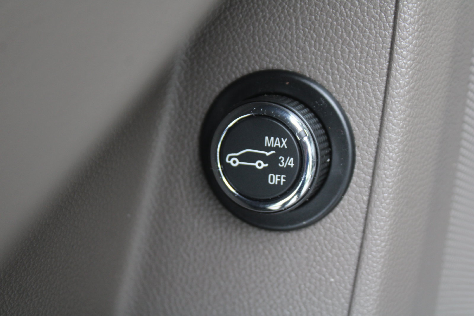 Used 2020 Chevrolet Traverse LT FWD image 23