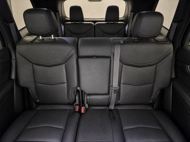 Used 2024 Cadillac XT6 Premium Luxury AWD/4WD image 14