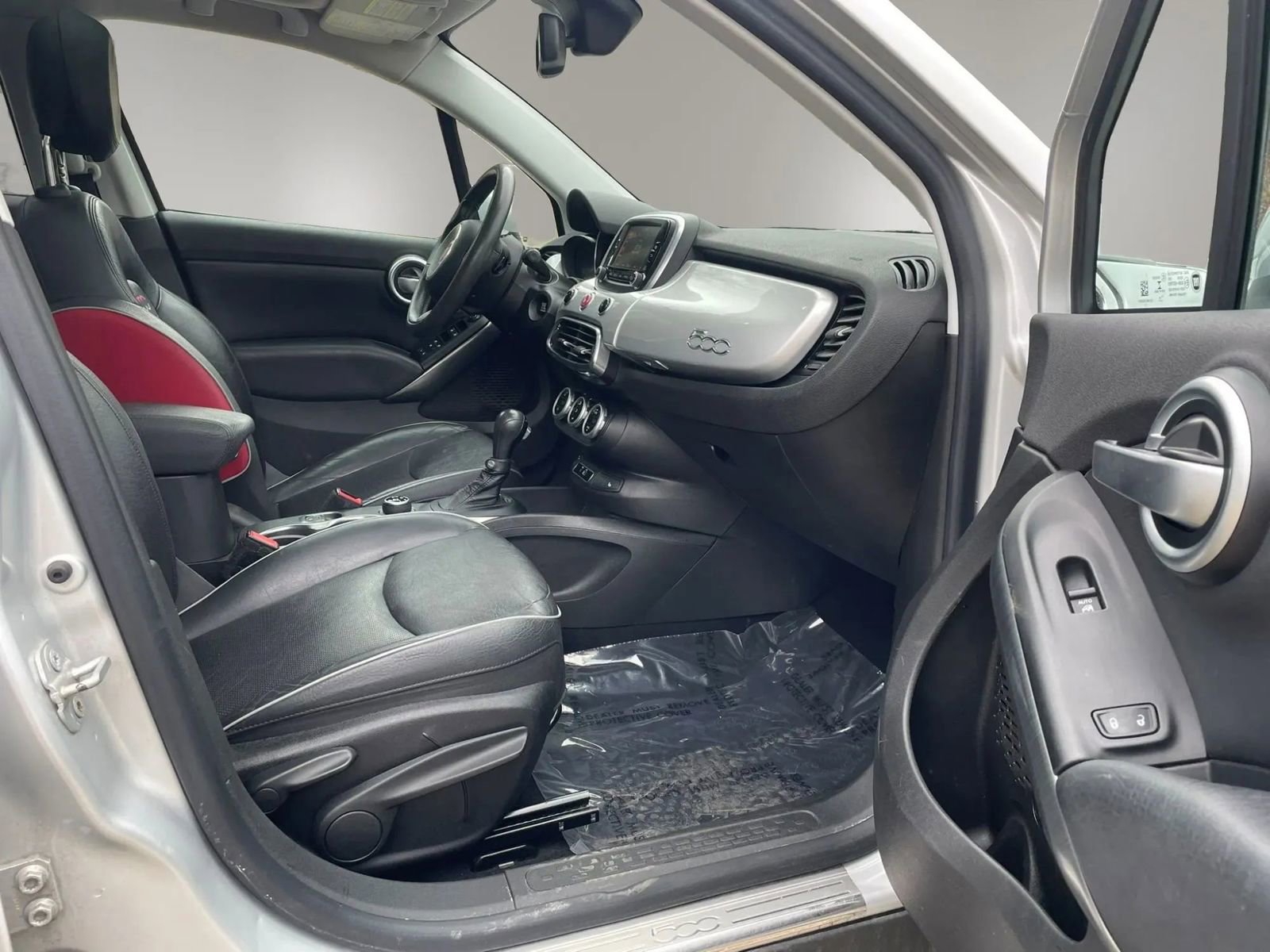 Used 2016 FIAT 500X Lounge image 28