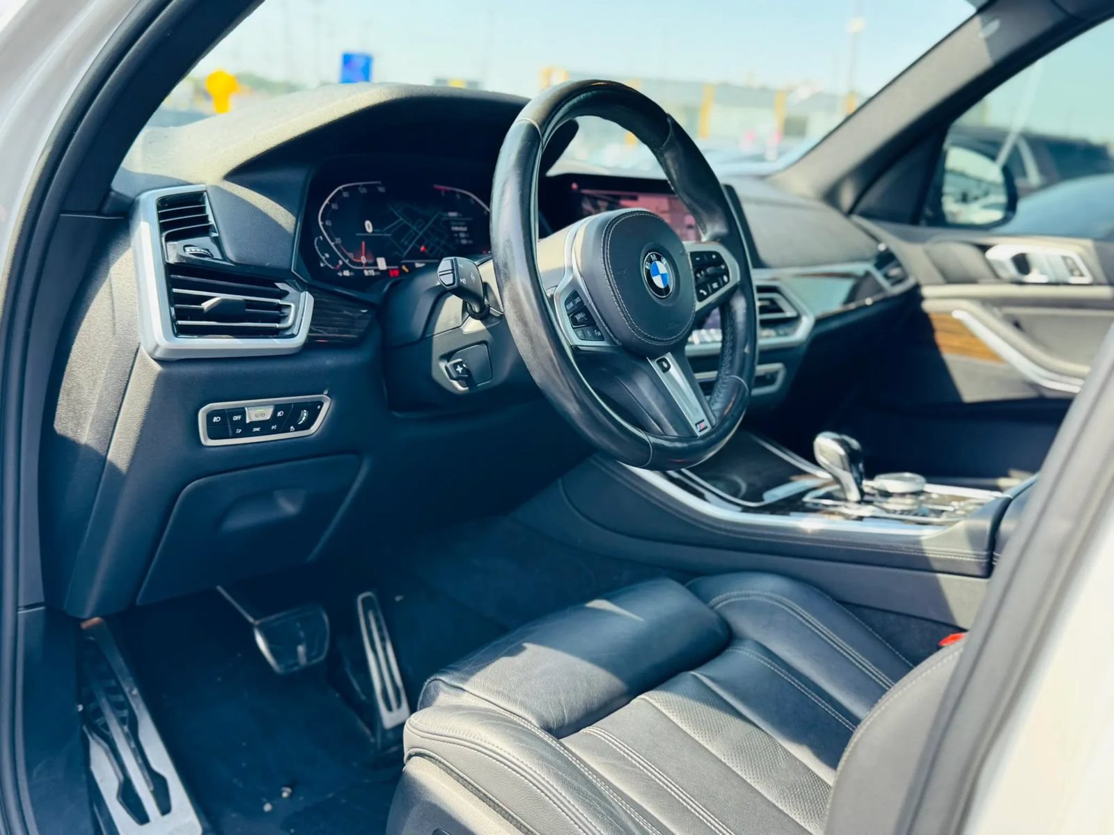 Used 2019 BMW X5 xDrive40i w/ M Sport Package AWD/4WD image 13