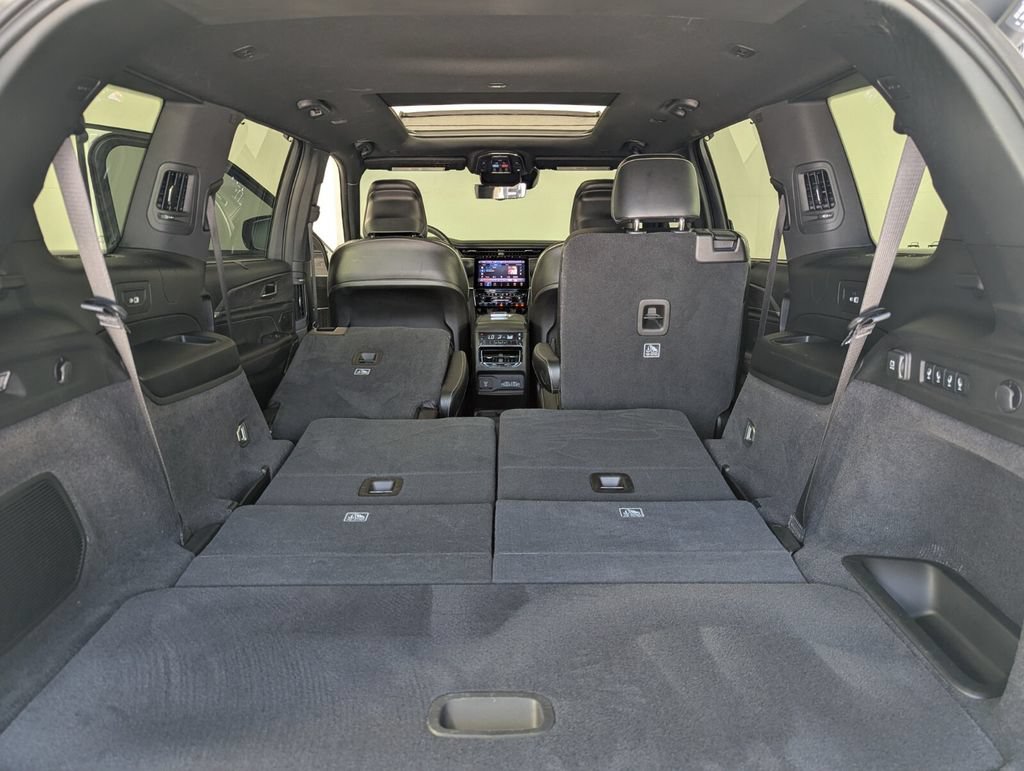 Used 2025 Jeep Grand Cherokee L Overland w/ Luxury Tech Group IV AWD/4WD image 31