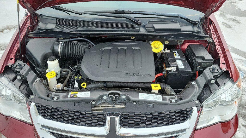 Used 2019 Dodge Grand Caravan SXT w/ Rear Park Assist Package image 39