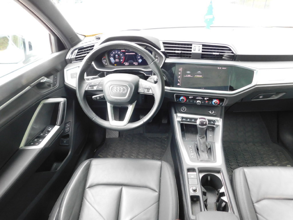Used 2024 Audi Q3 2.0T Premium AWD/4WD image 2