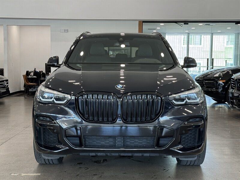 Used 2023 BMW X5 xDrive40i w/ M Sport Package image 2