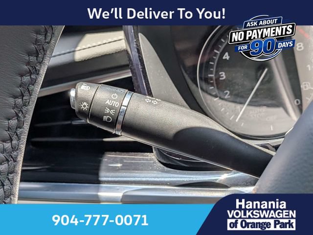 Used 2024 Cadillac XT6 Premium Luxury w/ Technology Package AWD/4WD image 32