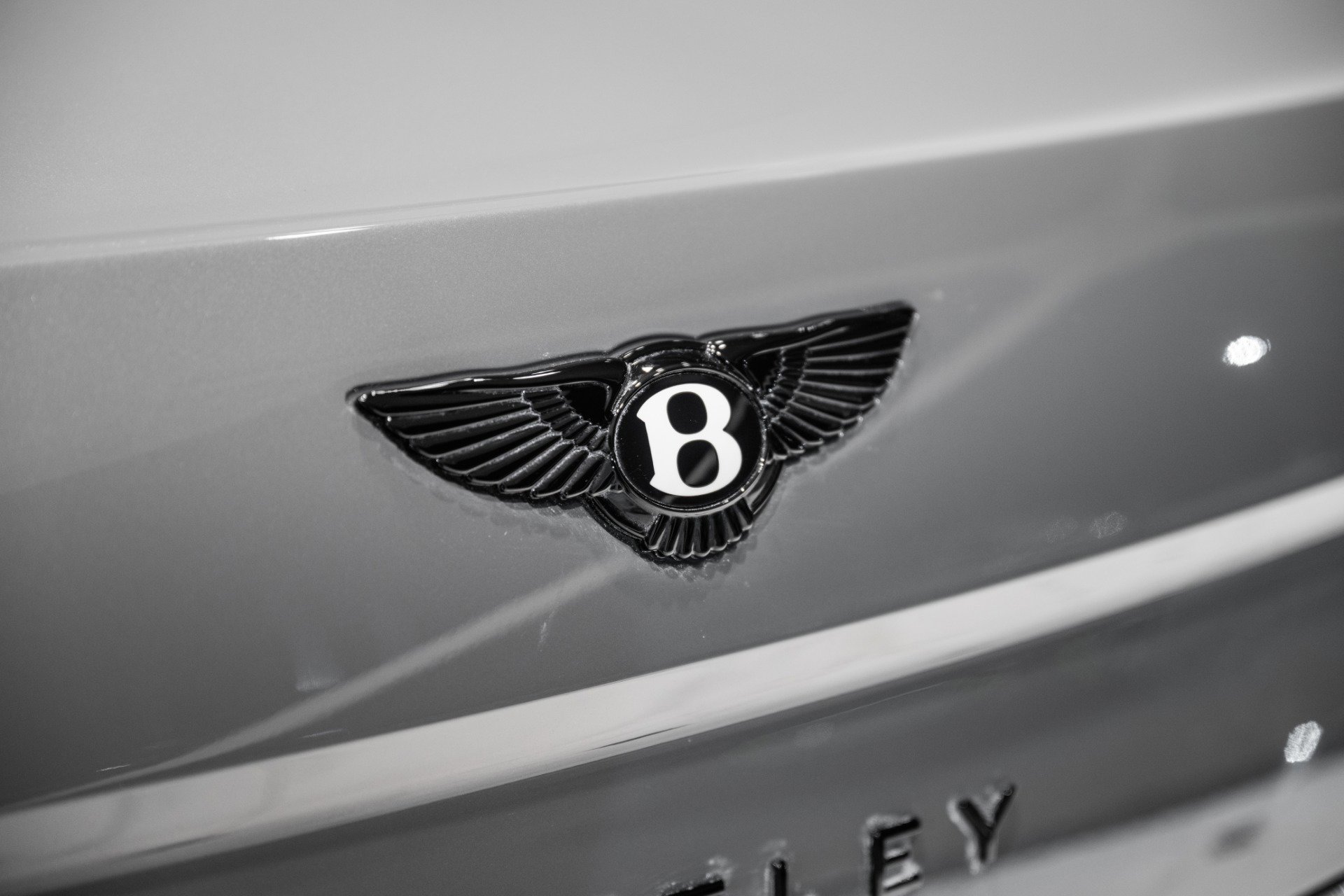 New 2026 Bentley Flying Spur Plug-In Hybrid image 14